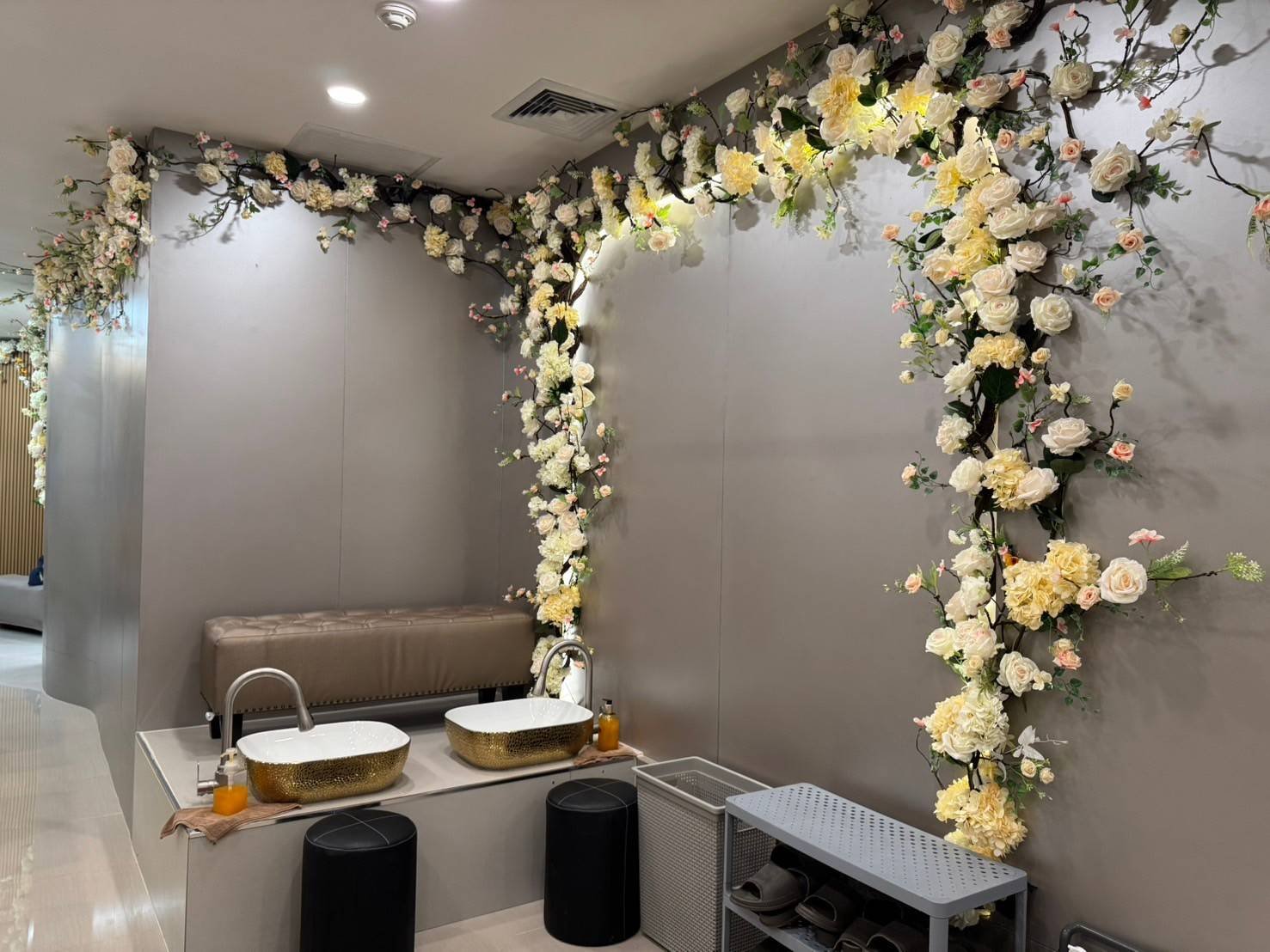 Hair Therapy Station