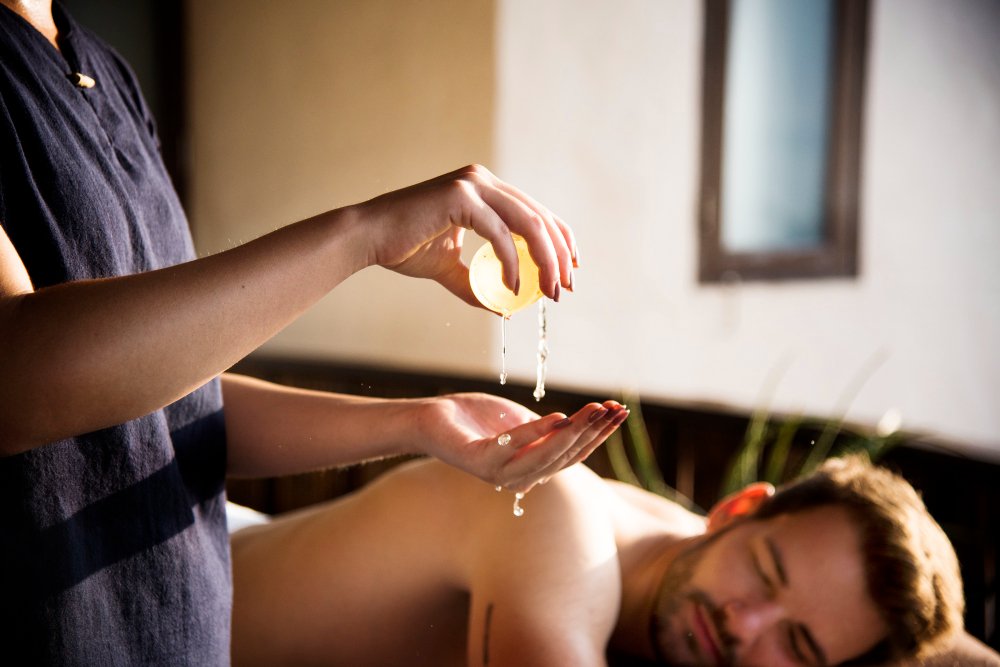 Aromatherapy Oil Massage