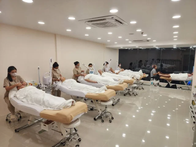 What Is Reflexology Massage? A Complete Guide to Foot & Hand Reflexology