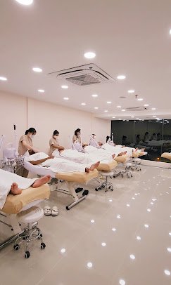 How Japanese Head Spa Massage Can Help with Tension Headaches and Stress Relief